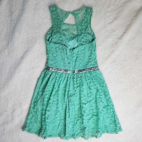 Mint Green Leaf Dress w/ Sparkly Belt and Cutouts SMALL - Picture 3 of 7